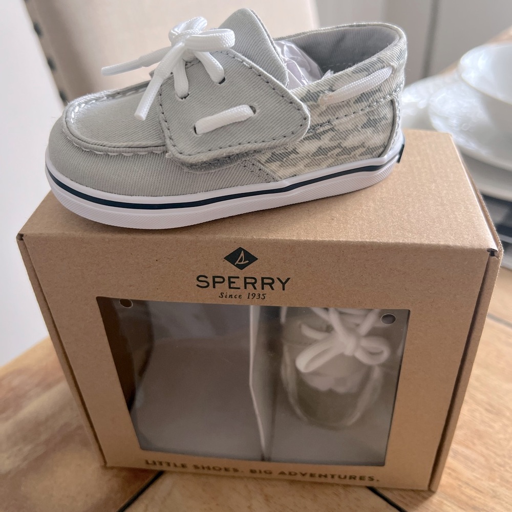 Baby boy size 3 sperry shoes new in box